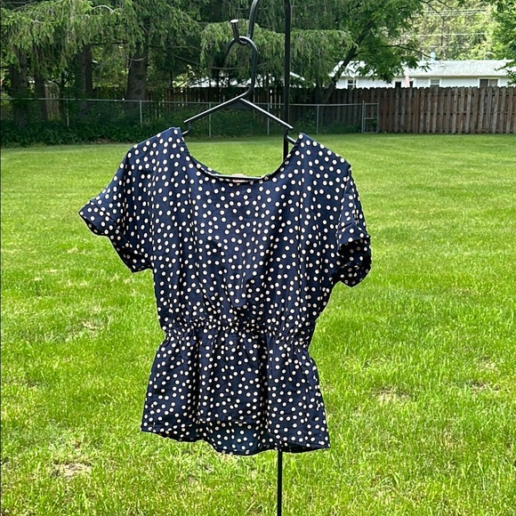 Annabella by Francesca’s Navy & White Polka Dot Peplum Blouse Women's Small NWT - Picture 2 of 16